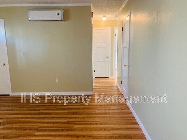 Photo - 218 Abert Ave