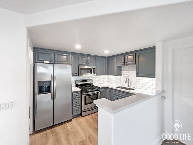 Building Photo - Gorgeous 1B/1BA condo w/ Washer/Dryer and ... Unit 313