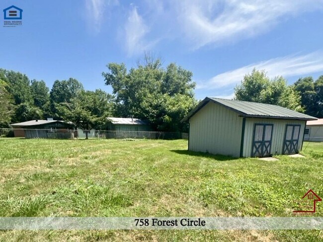758 Forest Cir