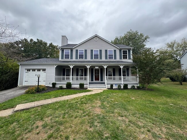 Building Photo - Stunning 4 Bed 2.5 Bath Single-Family Home...