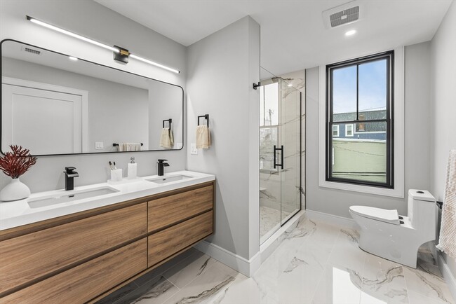 Photo - 106 Moore St Unit 8