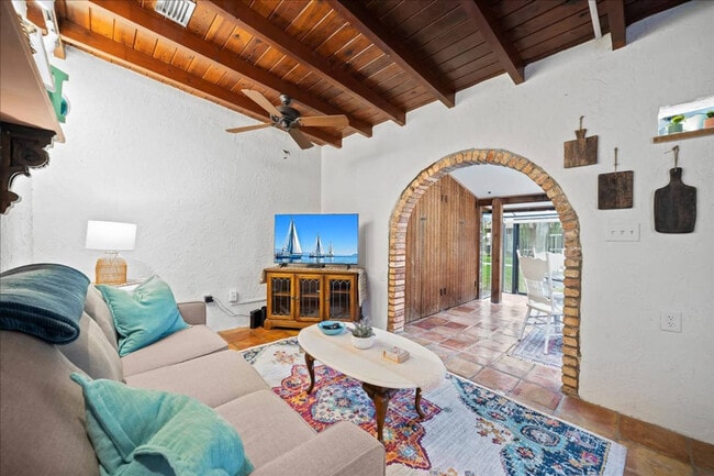 Building Photo - 408 Harrison Ave Unit ID1346830P