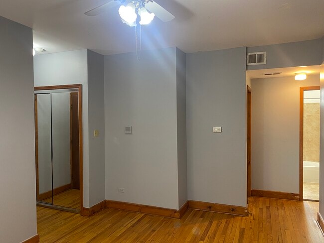 Living Room - 4924 N Kedzie Ave Unit 2-W