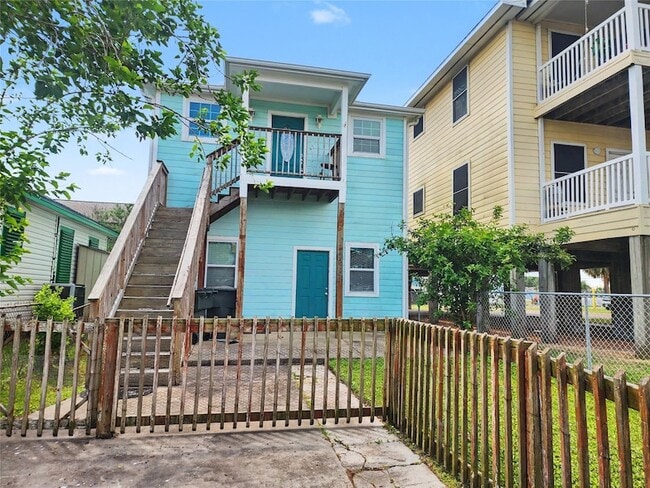 Photo - 5617 Avenue R