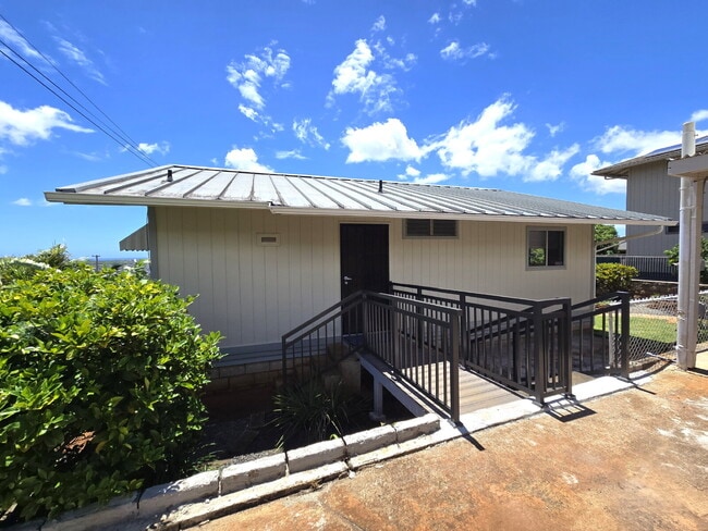 Building Photo - Renovated 2br/1ba Halawa Heights Cottage with Pearl Harbor Views!