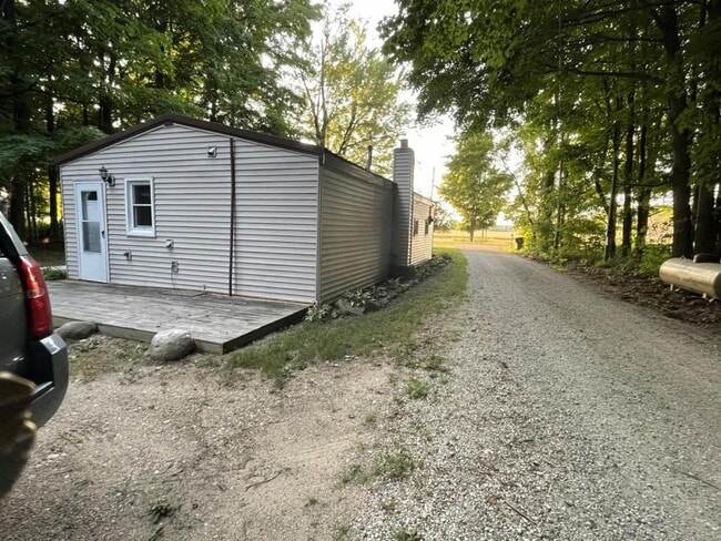 Photo - 20811 Moorepark Rd