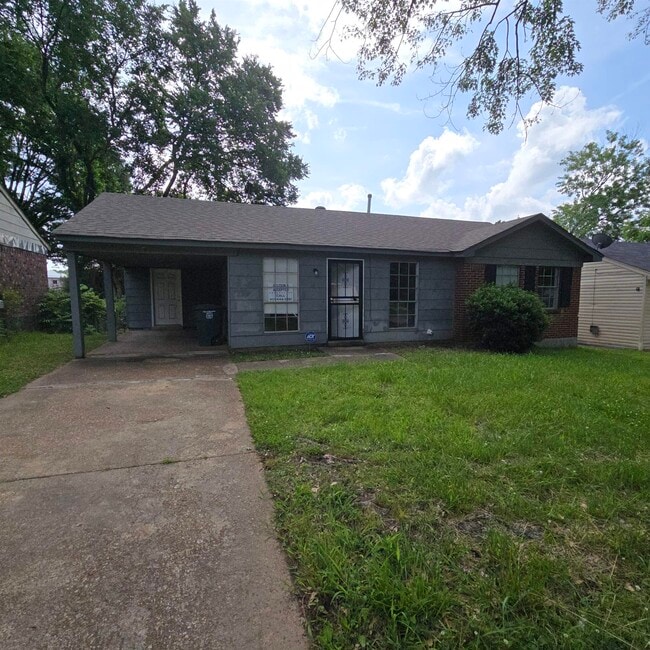 Building Photo - 4690 Royal Ridge Dr