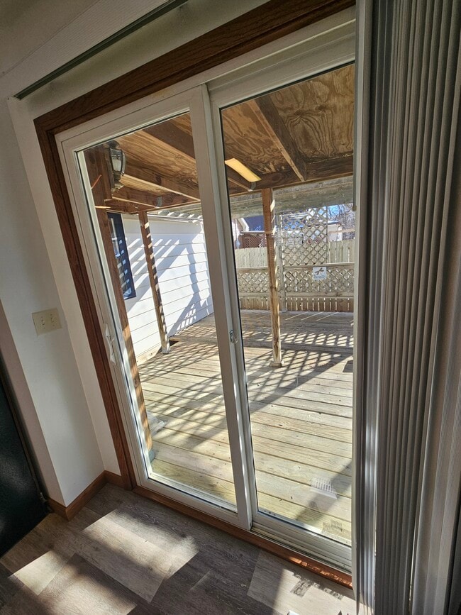 Building Photo - 705 N Highland Ave