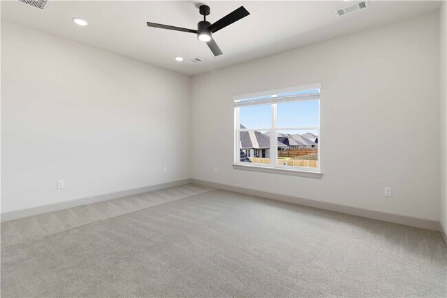 Photo - 970 Trestle Ln