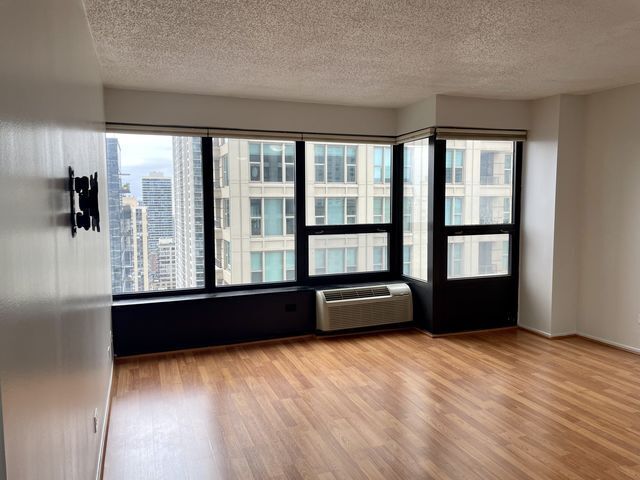 Photo - 30 W Huron St Unit 02606