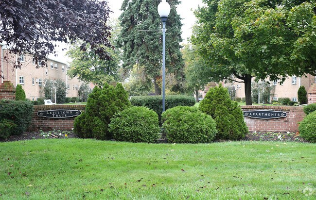 Levittown Trace Apartments