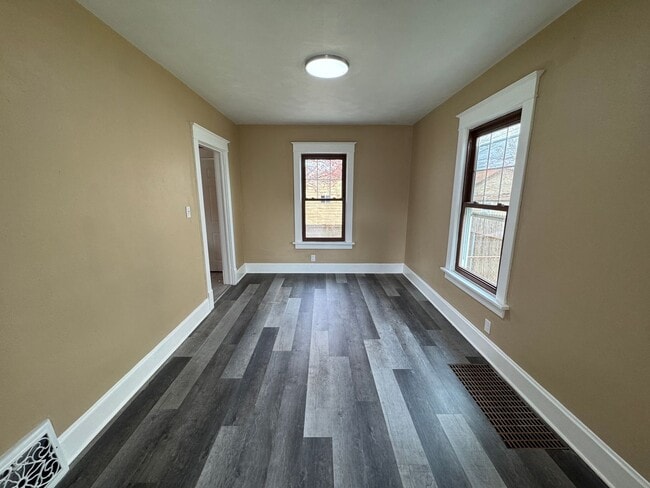 Photo - 3 Bedroom Moline Home with 2 Car Garage