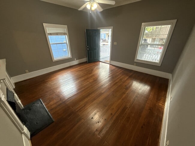 Photo - 1003 Curran St NW