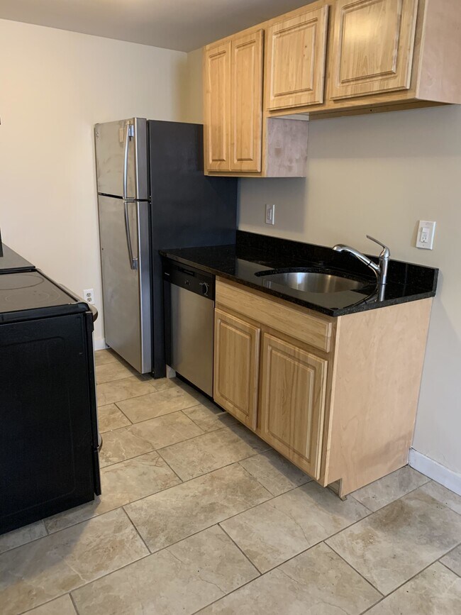 Photo - 385 Dorchester St