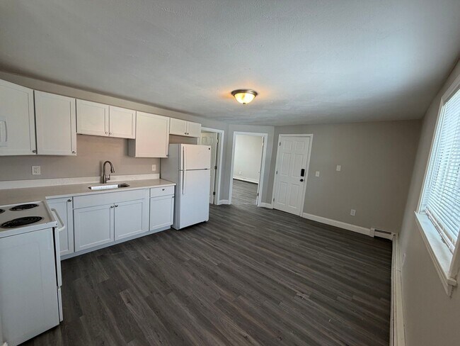 Photo - 682 Beech St Unit 3