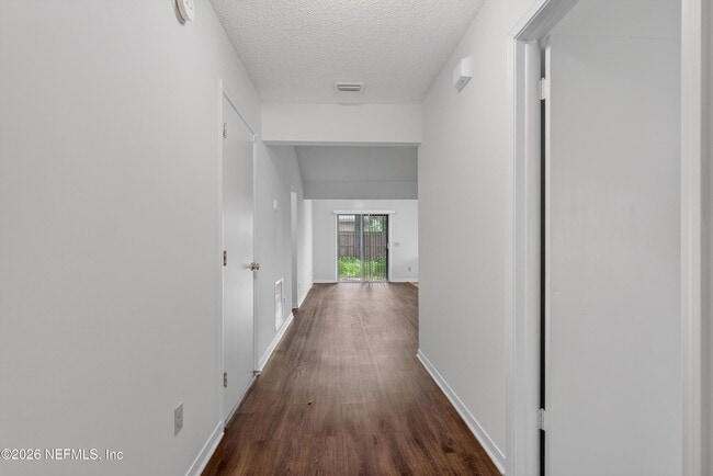 Photo - 1445 Classic Oak Rd W