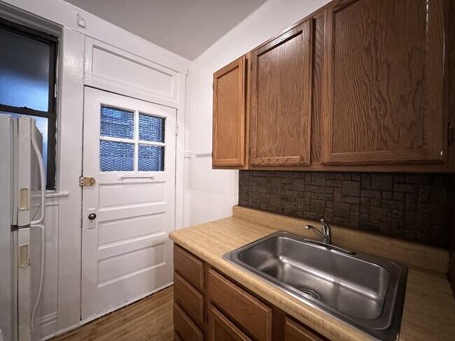 Photo - 3714 N Fremont St Unidad E4