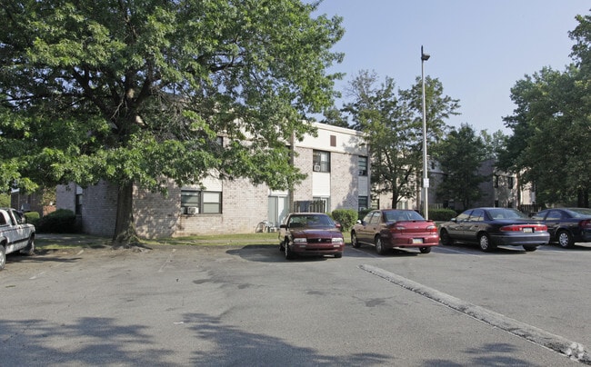 Palisades Manor - Palisades Manor Apartments