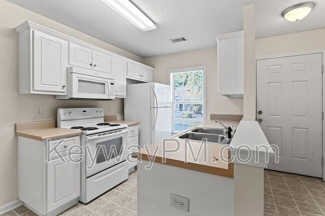 Photo - 2218 Bridgeton Rd