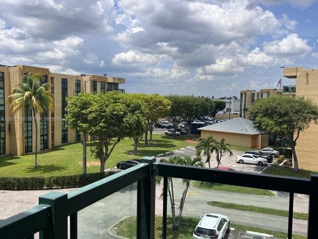 Photo - 11790 SW 18th St Unit 407-3