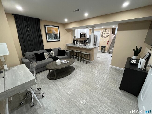 Photo - 246 Hallock Ave Unit #1