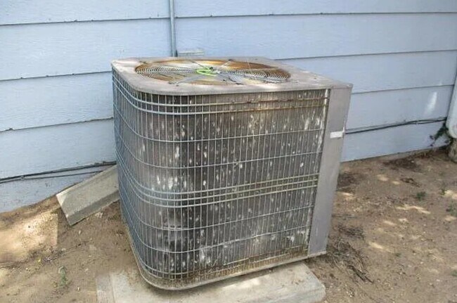 Photo - 348 Hilltop St