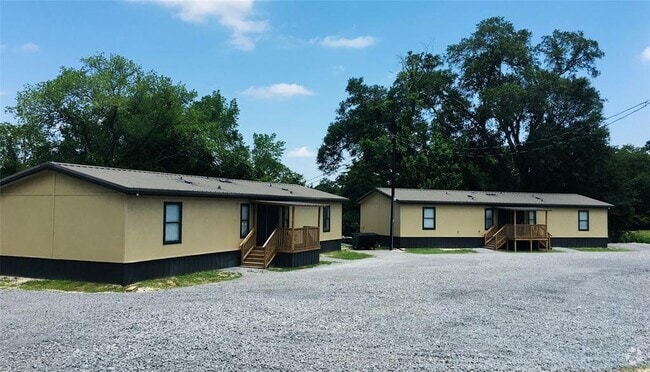 Building Photo - 2011 State Hwy 75 N Unit B Rental