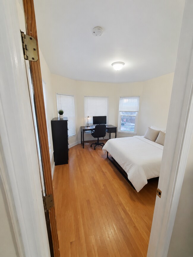 Photo - 185 Beacon St Unit 2