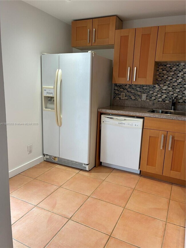 Photo - 3401 N Country Club Dr Unidad 706