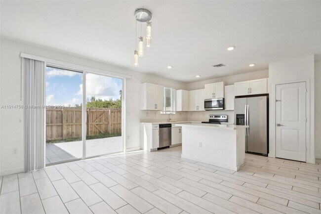 Photo - 1006 SE 23rd Ave