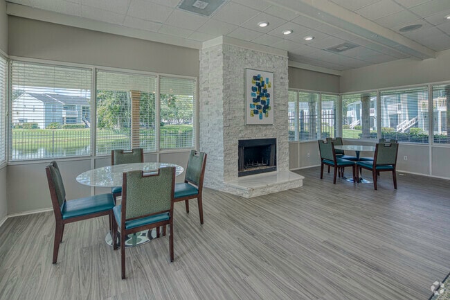 Casa club - 202 Windwood Oaks Dr Tampa, FL, 33613