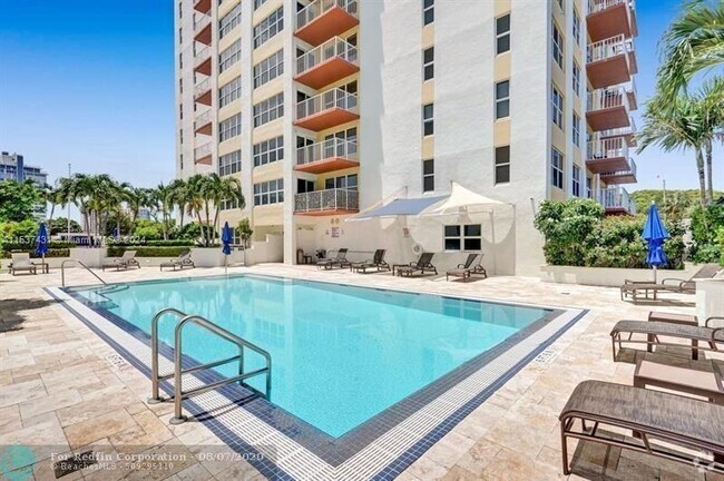 Building Photo - 3000 E Sunrise Blvd Unit 3H Rental