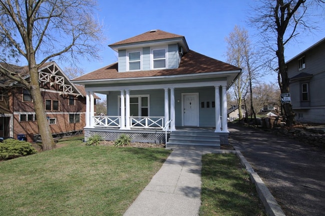 Building Photo - 1004 W 12th Ave Unit #2