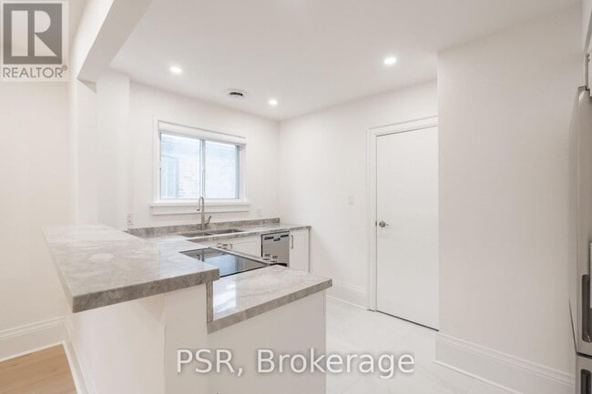 Photo - 25 Coulson Ave Unité Main Fl