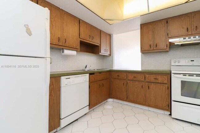 Photo - 1351 NE Miami Gardens Dr Unit 1001E