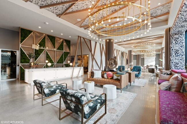 Photo - Albion Evanston