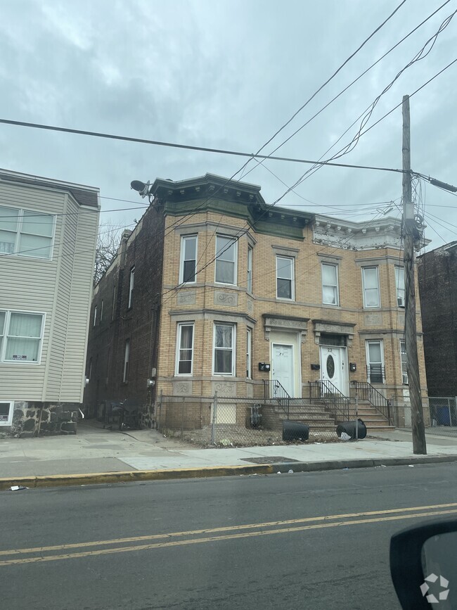 Building Photo - 21 Bergen Ave Rental