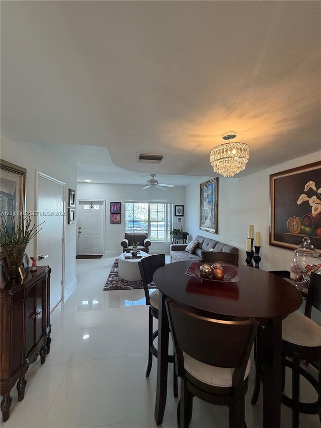 Photo - 16619 Hemingway Dr
