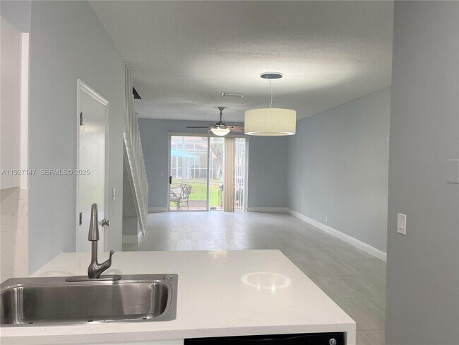 Photo - 1861 Salerno Cir