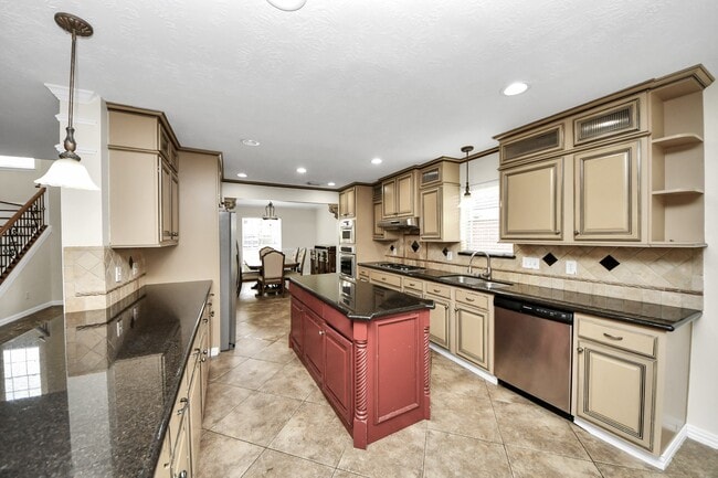 Photo - 1024 Glenview Dr