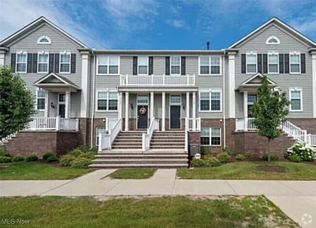 Building Photo - 6140 N Pointe Dr Rental