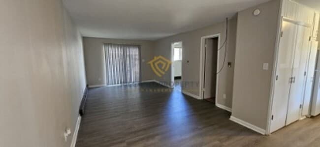 Photo - Renovated 1 Bedroom at Campbell Apartments Near Downtown Available Now! Unidad 1434