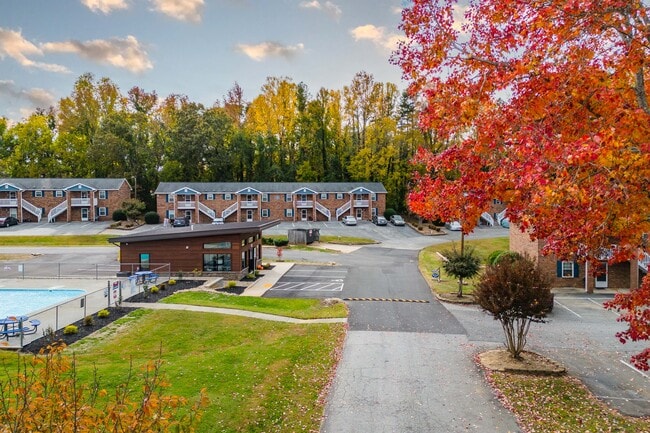 Holly Leaf Apartments