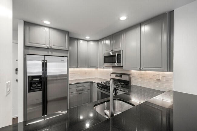 Photo - 417 Ellery Ct Unit 417