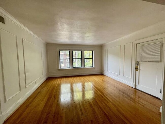 Photo - 6333 S Rosebury Ave