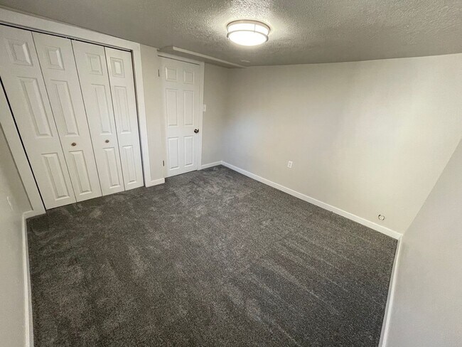 1378 W Gentile St Unidad Front