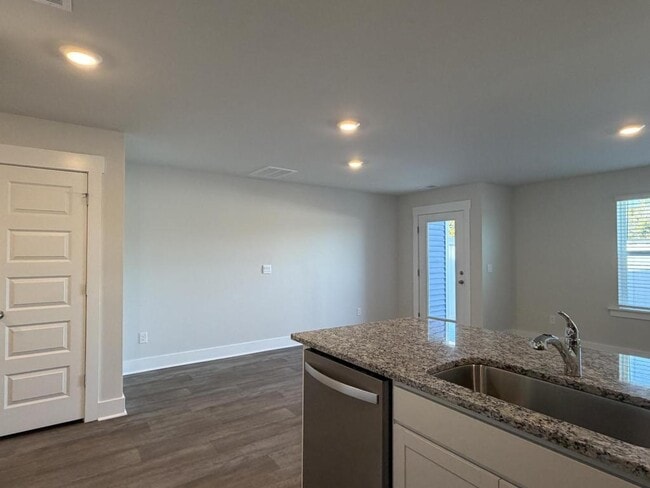 Photo - 105 S Grassland Rd