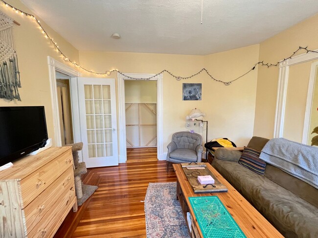 Photo - 2 Gilson Terrace Unit Apartment #2