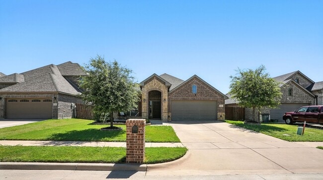 Stunning 3-Bedroom Home with Access to Com... - Stunning 3-Bedroom Home with Access to Com...