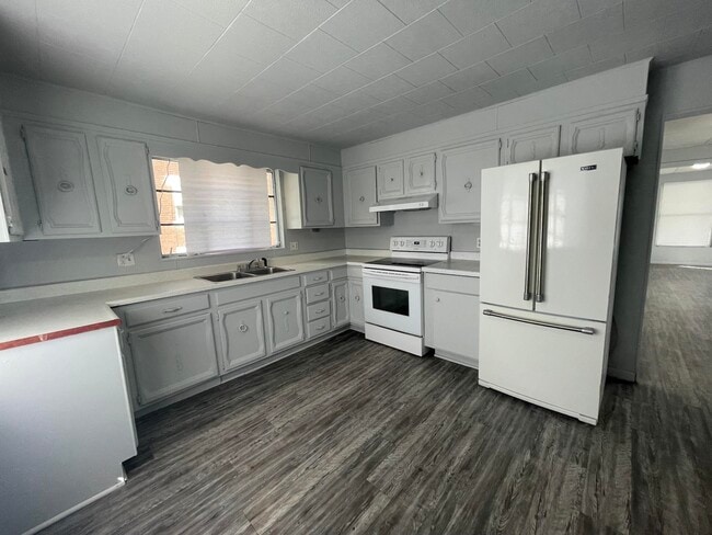 Photo - 614 Griffin-